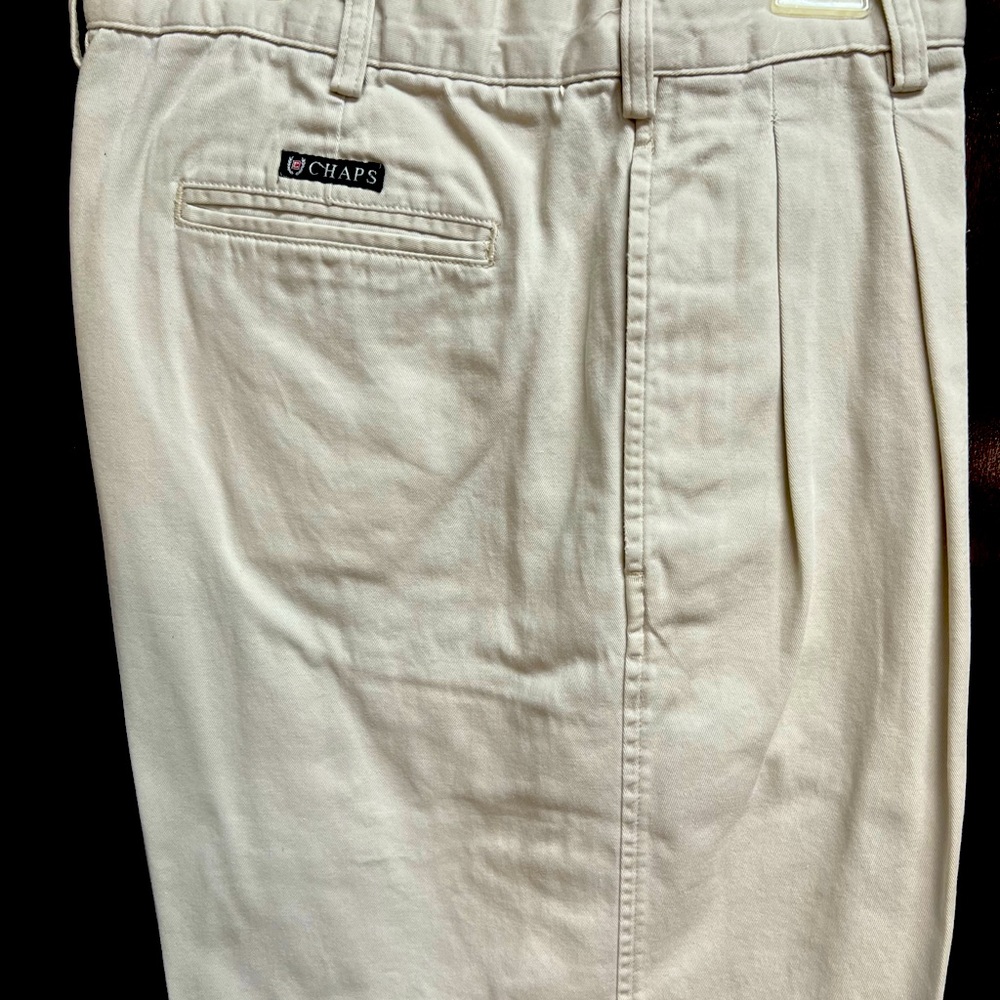 Men’s Chaps Ralph Lauren shorts, pleated